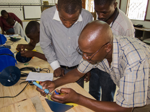 Staff at the new Fosera assembly plant in Mozambique hard at work © Benjamin Seckinger/Fosera