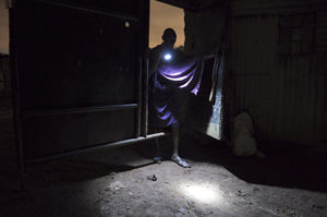 Close to 600 million people in Africa lack access to the electricity grid. © Jamie Seno/Lighting Africa/2010.