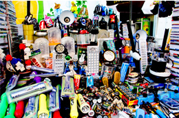 Electronic products on sale at a market in Dakar, Senegal © Bruno Demeocq/Lighting Africa